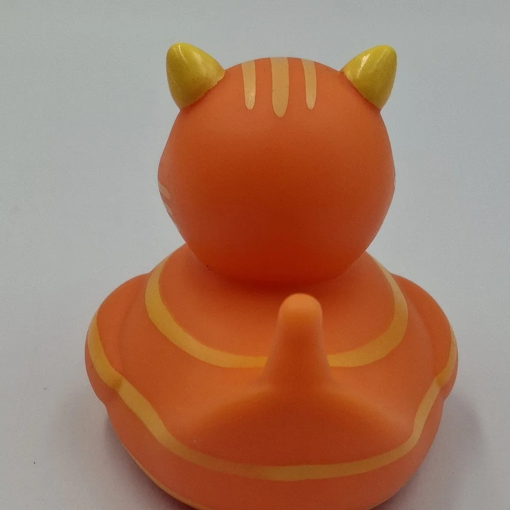 Lot of 4 Rubber Ducks Texas Cowboy Orange Tabby Cat Beetlejuice Jeep‎ Ducking